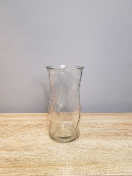 Twisted Vase | Suitable for smaller stemmed bouquets.